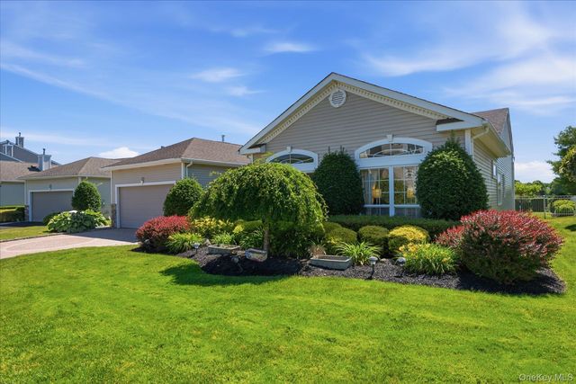 95 Hamlet Drive, Mount Sinai, NY 11766