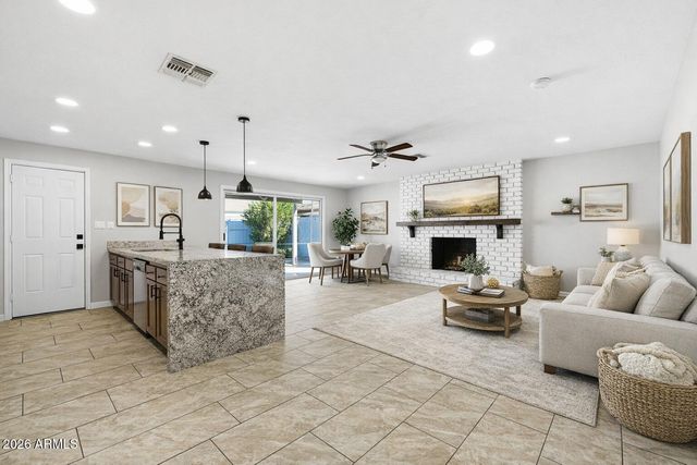 1726 W ROYAL PALM Road, Phoenix, AZ 85021