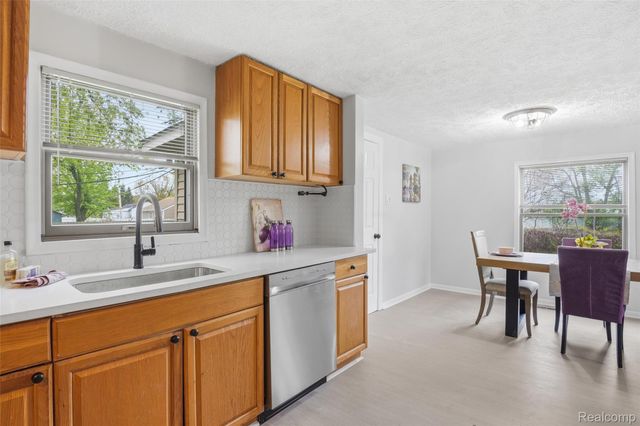 20052 Pine Street, Brownstown Charter Township, MI 48183