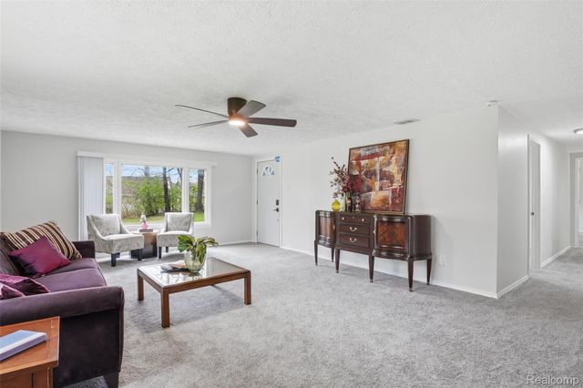 20052 Pine Street, Brownstown Charter Township, MI 48183
