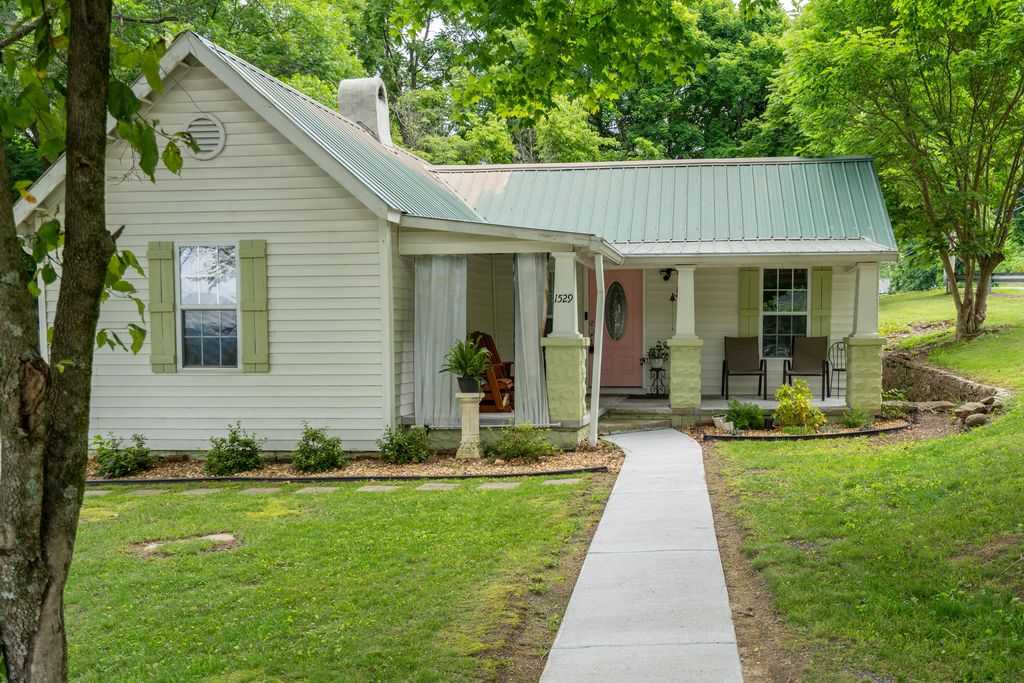 1529 Main Street, Dunlap, TN 37327