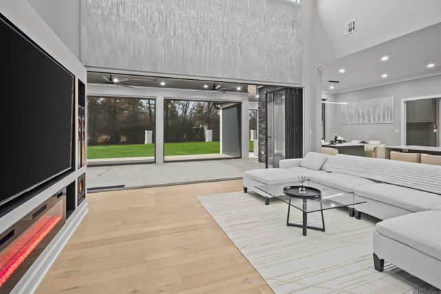 15301 Joor Rd, Zachary, LA 70791