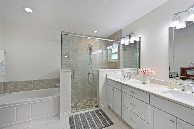 305 MILL RUN E, Bradenton, FL 34212
