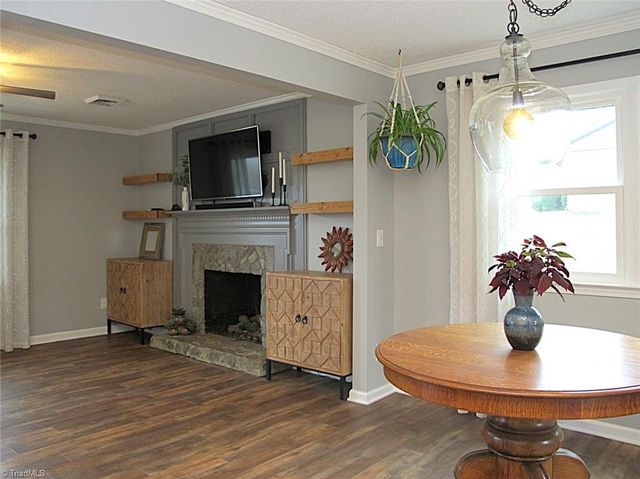 1530 Pebblebrook Road, Winston-salem, NC 27105