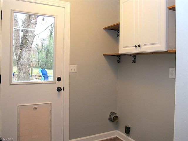 1530 Pebblebrook Road, Winston-salem, NC 27105