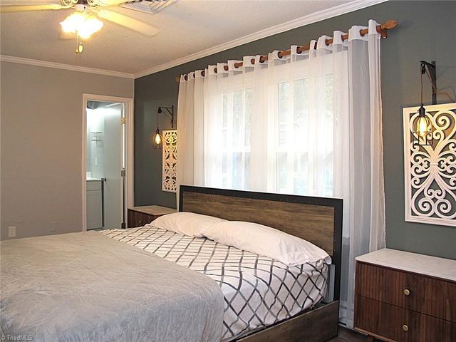 1530 Pebblebrook Road, Winston-salem, NC 27105