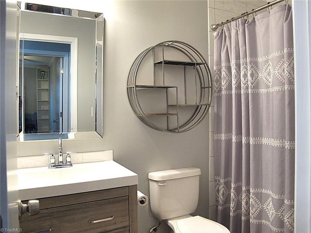 1530 Pebblebrook Road, Winston-salem, NC 27105