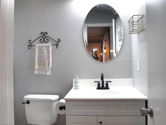 1530 Pebblebrook Road, Winston-salem, NC 27105