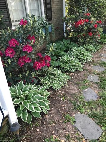 1530 Pebblebrook Road, Winston-salem, NC 27105