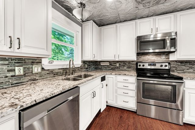 120 Holyoke Street, Hollister, MO 65672