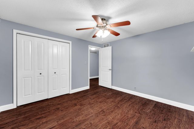 120 Holyoke Street, Hollister, MO 65672