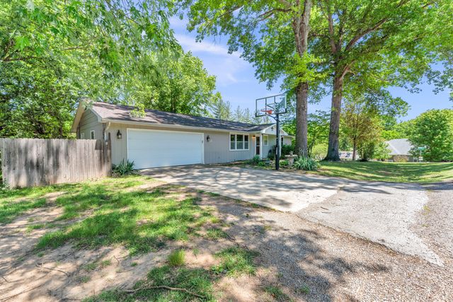 120 Holyoke Street, Hollister, MO 65672