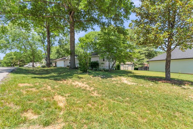 120 Holyoke Street, Hollister, MO 65672