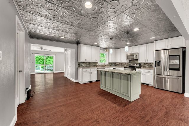 120 Holyoke Street, Hollister, MO 65672