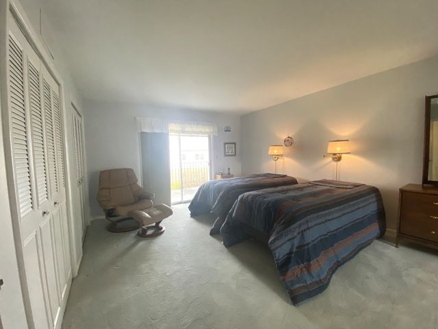 660 Versailles Circle F, Elk Grove Village, IL 60007