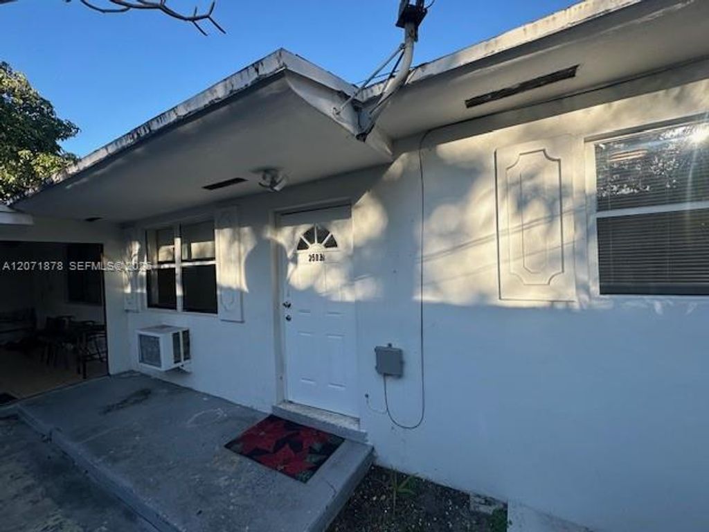 2501 NE 184th Terrace 2503, North Miami Beach, FL 33160