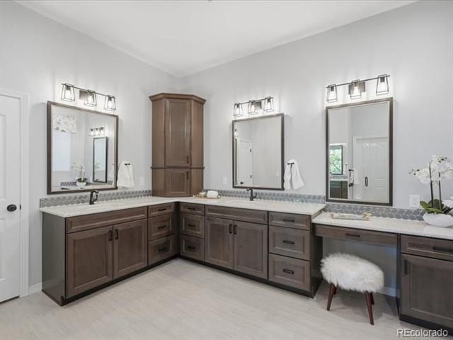 6570 S Ames Court, Littleton, CO 80123