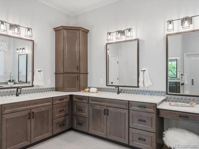 6570 S Ames Court, Littleton, CO 80123