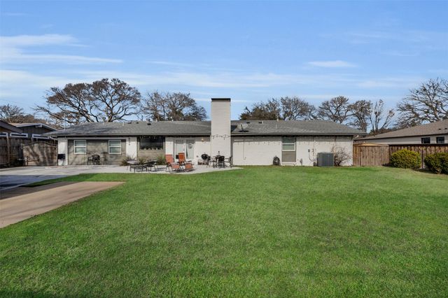 3950 Deep Valley Drive, Dallas, TX 75244