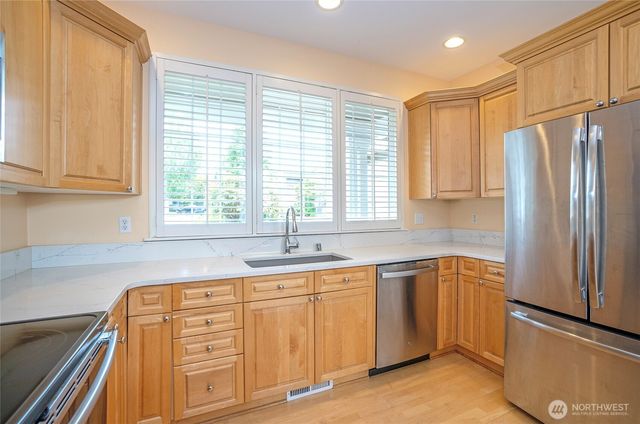 4008 42nd Street NE, Tacoma, WA 98422