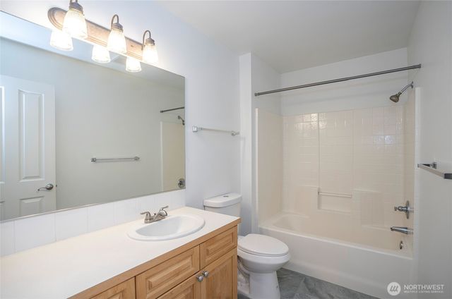 4008 42nd Street NE, Tacoma, WA 98422