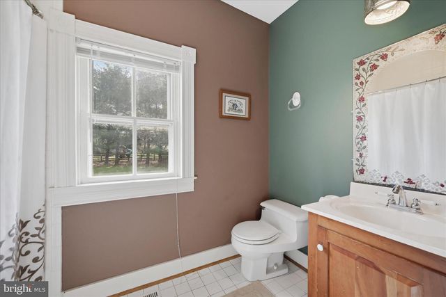 171 LAUREL GROVE RD, Winchester, VA 22602
