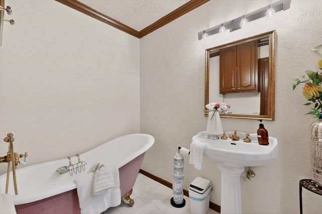 504 Cholla Court, Fort Worth, TX 76112