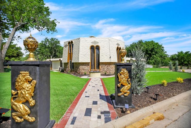 504 Cholla Court, Fort Worth, TX 76112