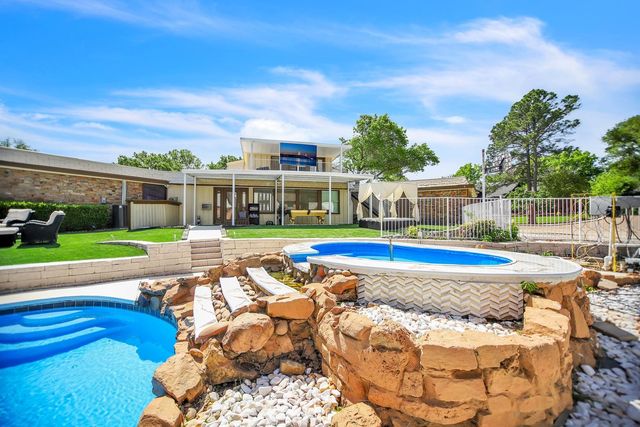 504 Cholla Court, Fort Worth, TX 76112