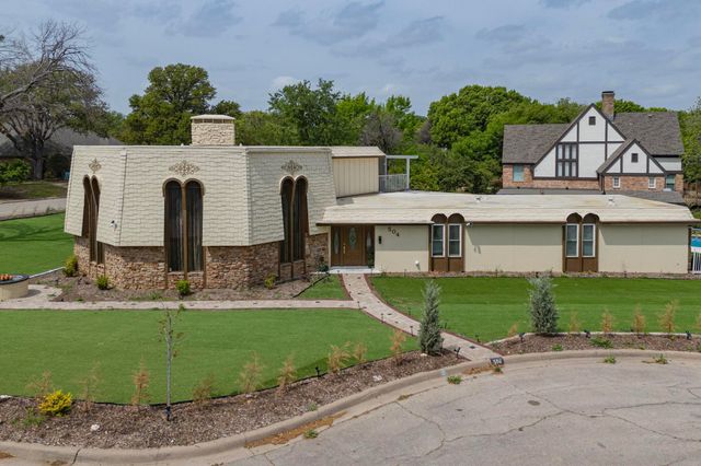 504 Cholla Court, Fort Worth, TX 76112
