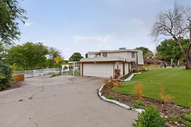 504 Cholla Court, Fort Worth, TX 76112