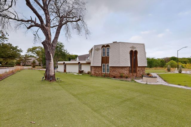 504 Cholla Court, Fort Worth, TX 76112