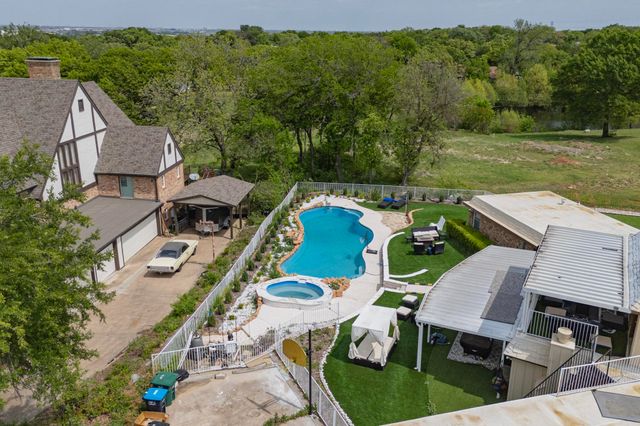 504 Cholla Court, Fort Worth, TX 76112