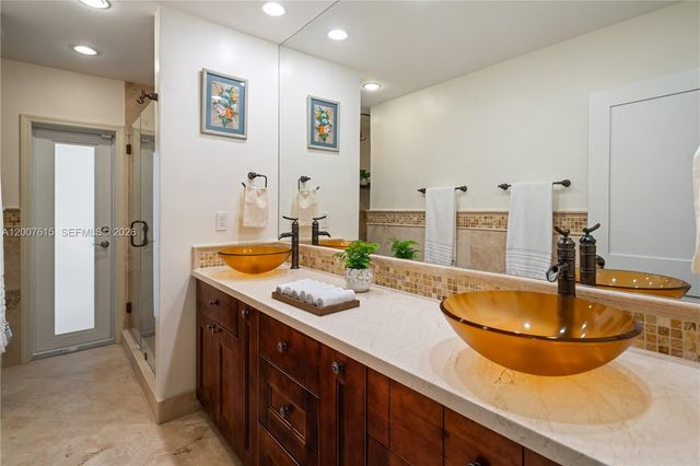 16032 SW 74th Pl, Palmetto Bay, FL 33157