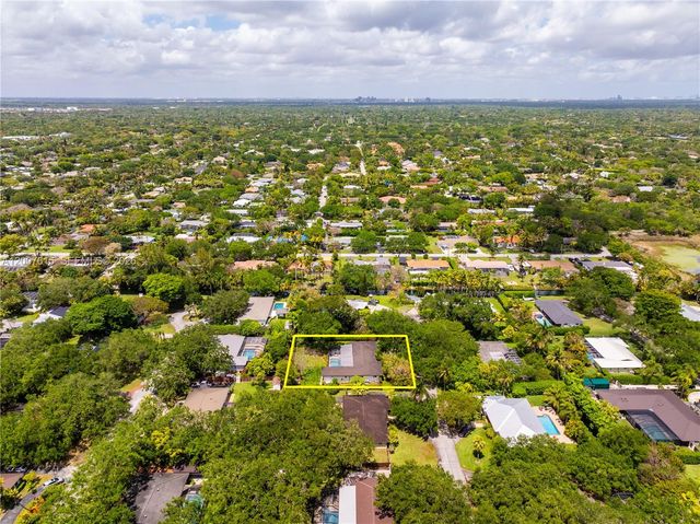 16032 SW 74th Pl, Palmetto Bay, FL 33157