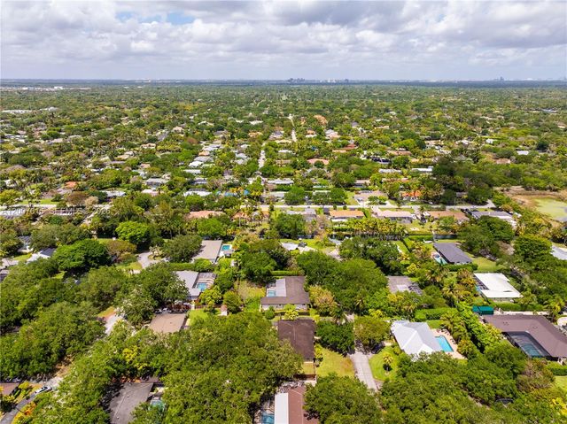 16032 SW 74th Pl, Palmetto Bay, FL 33157