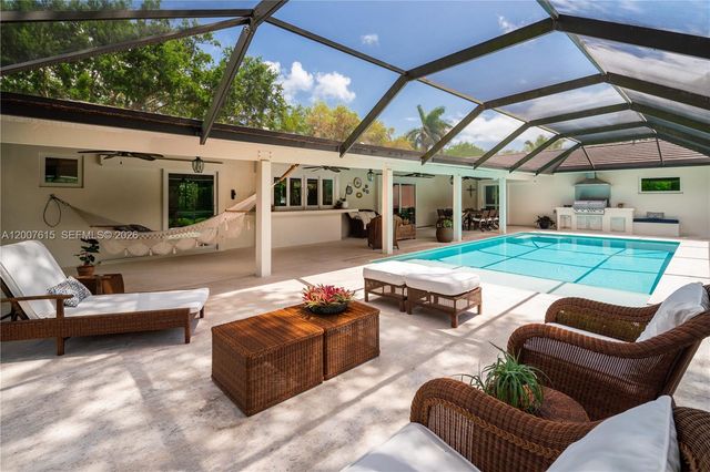 16032 SW 74th Pl, Palmetto Bay, FL 33157