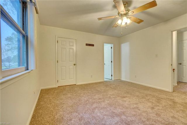 50 W Wainwright DR, Poquoson, VA 23662