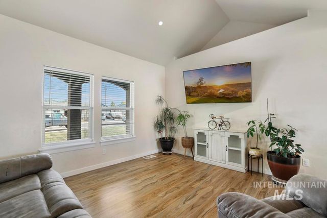 719 E Avenue J, Jerome, ID 83338