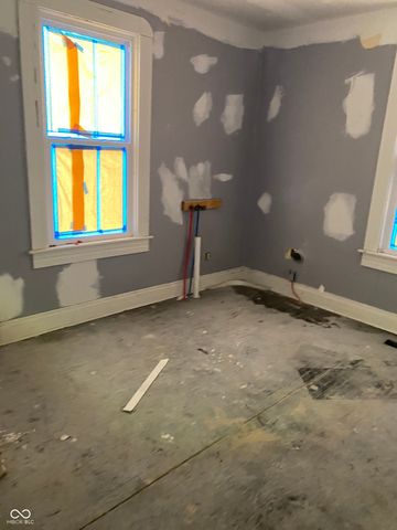 207 E Broadway Street, Alexandria, IN 46001