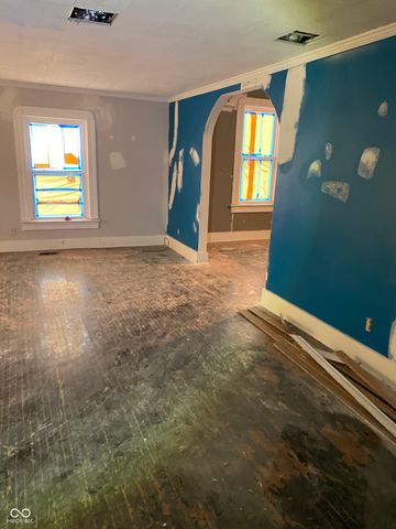 207 E Broadway Street, Alexandria, IN 46001