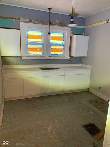 207 E Broadway Street, Alexandria, IN 46001