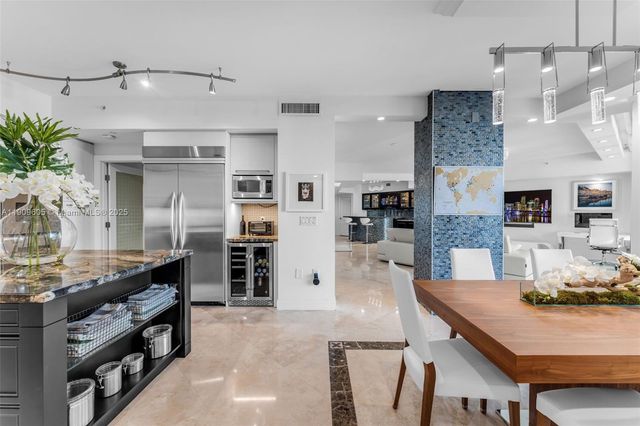 333 Las Olas Way 2505, Fort Lauderdale, FL 33301