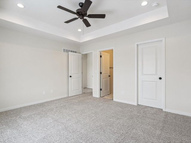 948 Dubs Drive, Iowa City, IA 52246