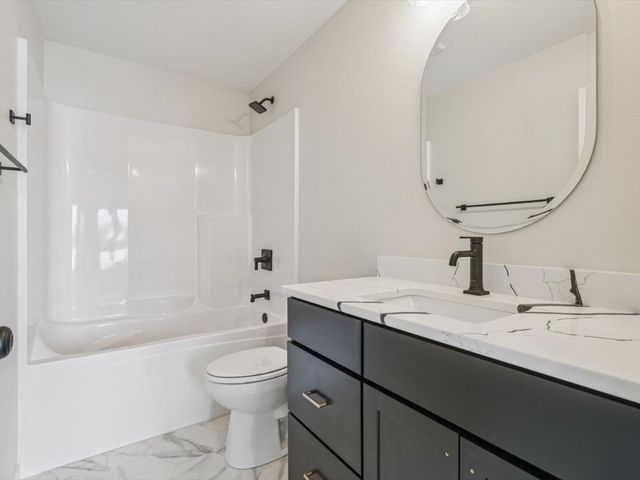 948 Dubs Drive, Iowa City, IA 52246