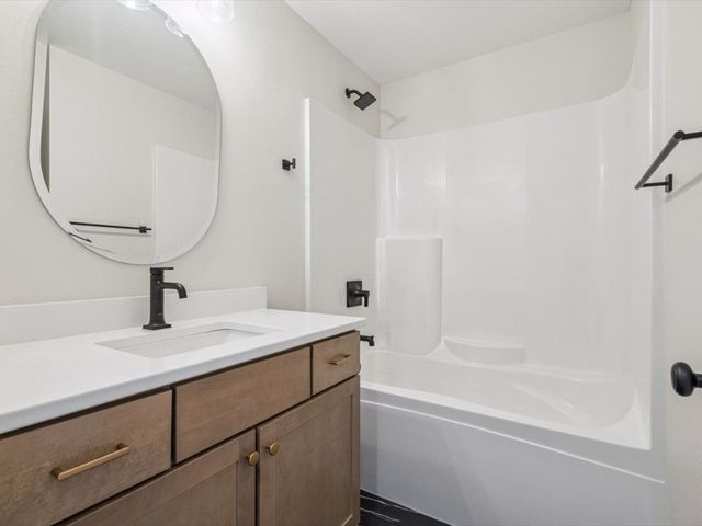 948 Dubs Drive, Iowa City, IA 52246