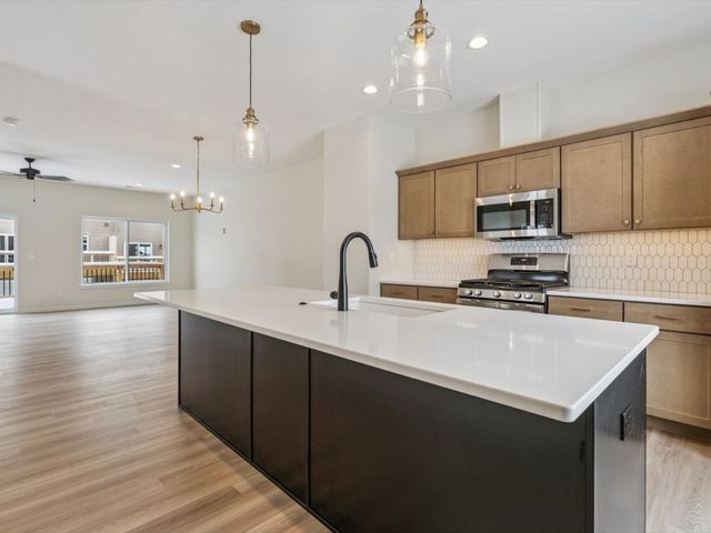 948 Dubs Drive, Iowa City, IA 52246