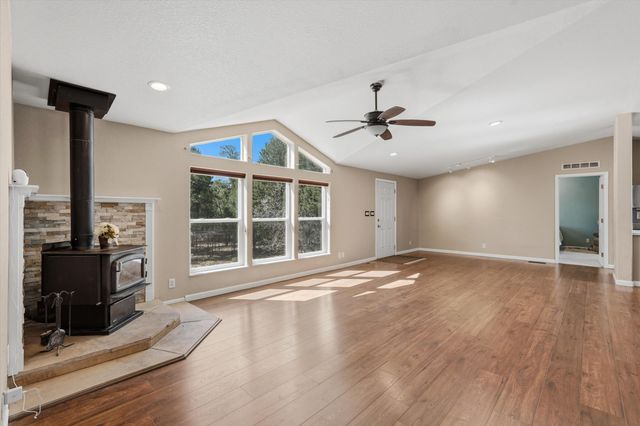 14 Easy Street, Tijeras, NM 87059