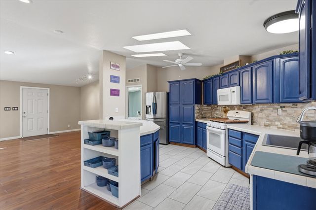 14 Easy Street, Tijeras, NM 87059