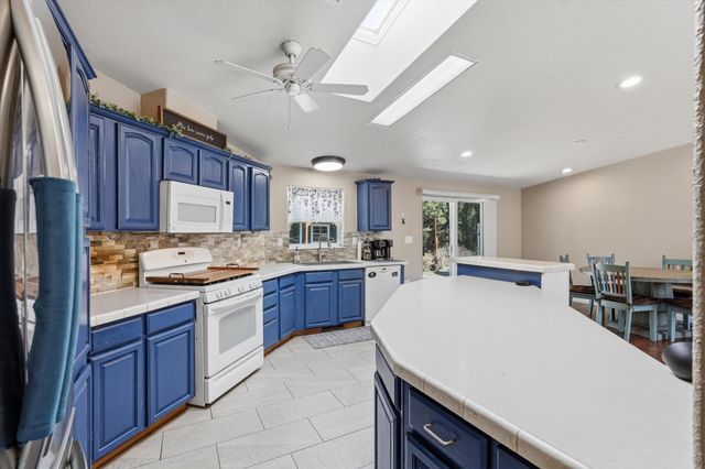 14 Easy Street, Tijeras, NM 87059